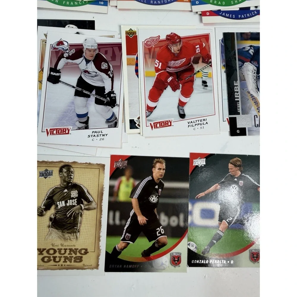 Vintage Sports Trading Cards Lot (100+ Ct) 1990s & 2000s